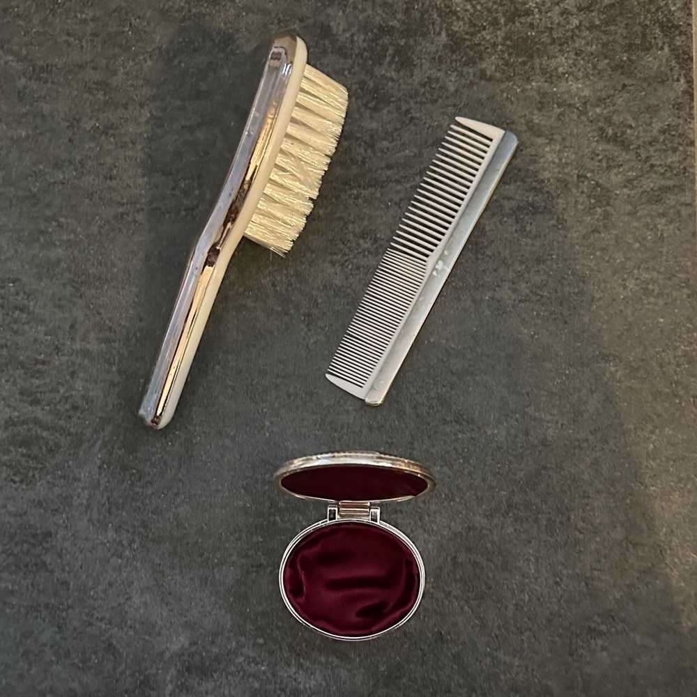 THE BOMBAY COMPANY 90’s Vintage Silver Plated Grooming Set for Babies GUC